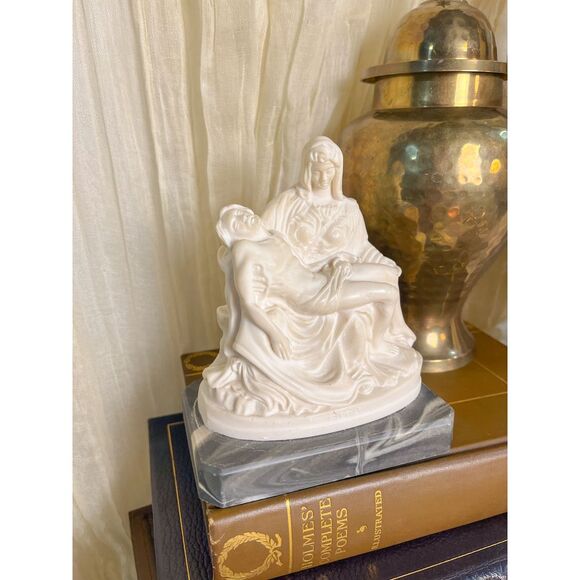 vintage pieta alabaster statue on a marble base - Picture 1 of 2